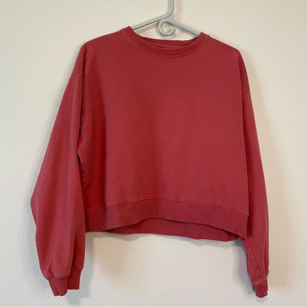 American Eagle Outfitters women’s Coral Crewneck size medium